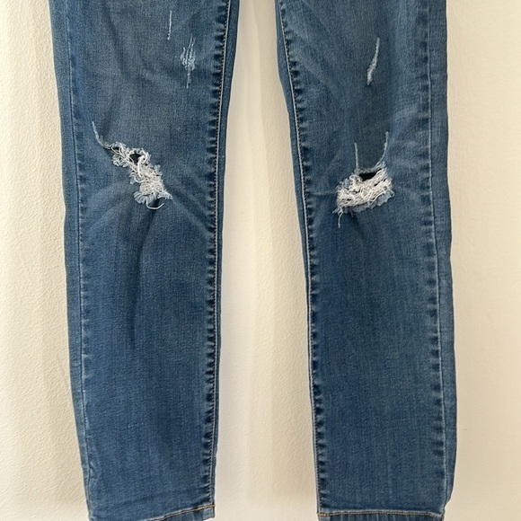 JUDY BLUE Relaxed Fit Distressed Jeans #JB8289DK, Size 5/27 - Picture 4 of 7
